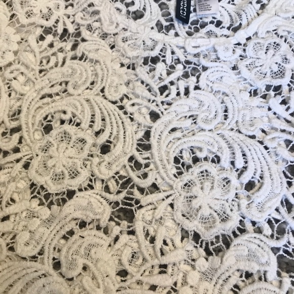 Floral see through crop top from H&M - Picture 2 of 3